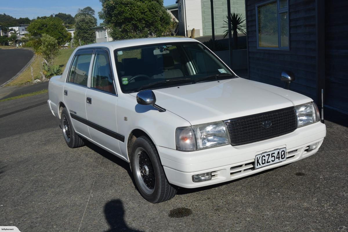 2011 Toyota Crown Comfort Sedan | classicregister